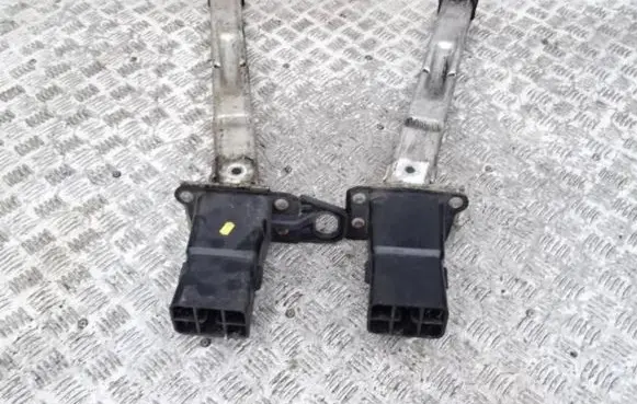 Peugeot 3008 I Engine mount bracket