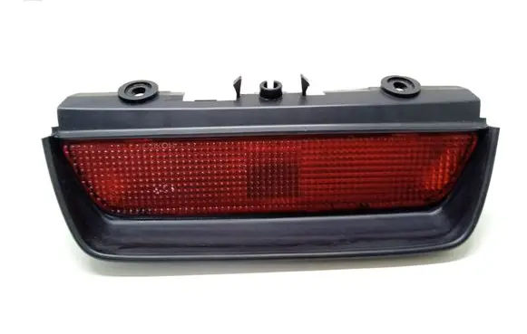 Third/center stoplight