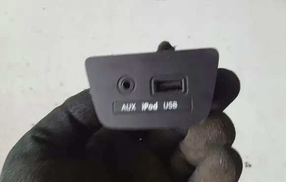 Hyundai i30 USB socket connector 