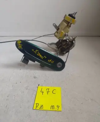 Toyota Yaris Front door lock 23947238