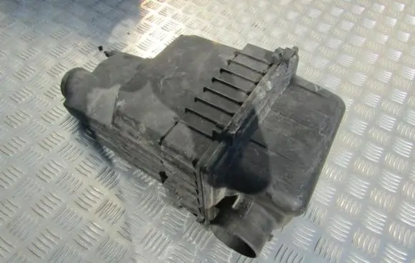 Peugeot 206 Air filter box 9628427080