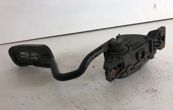 Volkswagen Sharan Accelerator throttle pedal 7M3721603B