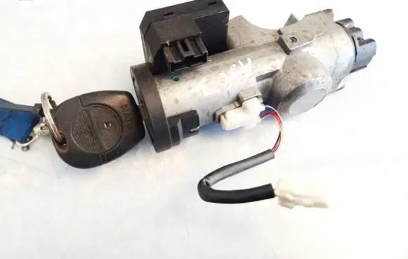Nissan Primera Ignition lock 28590c9965 5wk48043c