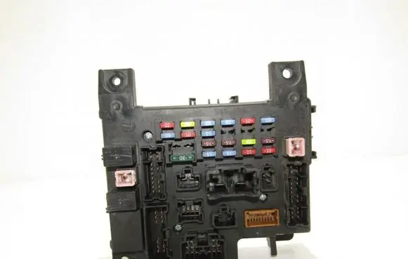 Citroen C-Crosser Fuse module 8637a318