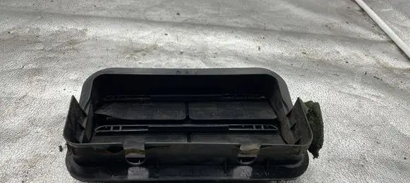 Subaru Forester SH Quarter panel pressure vent 72653AG010 72651AG030