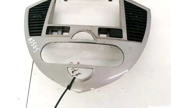 KIA Carens I Dash center air vent grill
