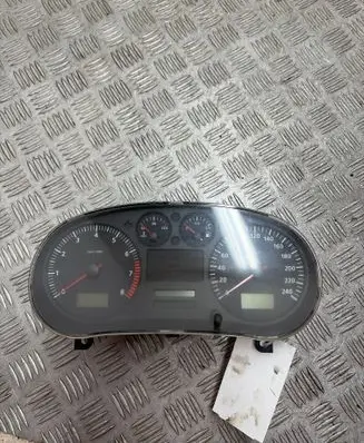 Seat Leon (1M) Speedometer (instrument cluster) 88311292 2705030237 1M0920822A