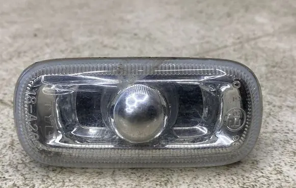 Audi A6 S6 C6 4F Front fender indicator light 18A265B