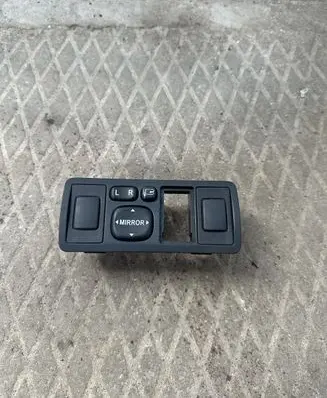 Toyota Avensis T250 Wing mirror switch 183575 777669