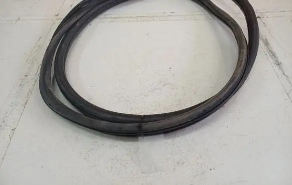 Ford Mondeo Mk III Rubber seal rear door 