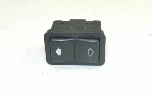 BMW 5 E39 Electric window control switch 8368974