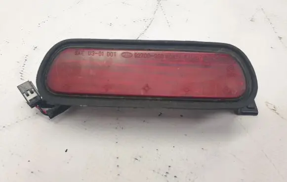 KIA Sorento Third/center stoplight 927003E0