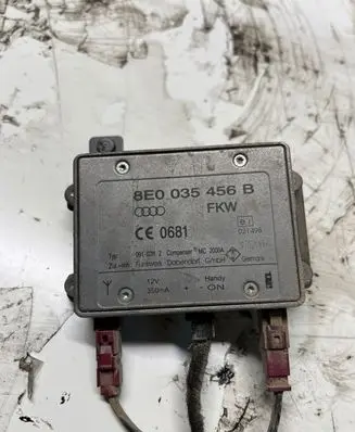 Audi A4 S4 B6 8E 8H Antenna control unit 8E0035456B