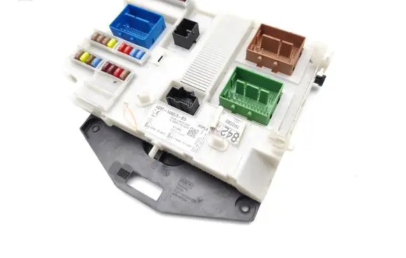 Ford Mondeo MK IV Fuse module AG9T14A073BD