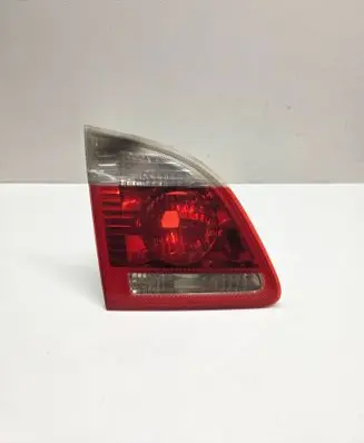 Tailgate rear/tail lights