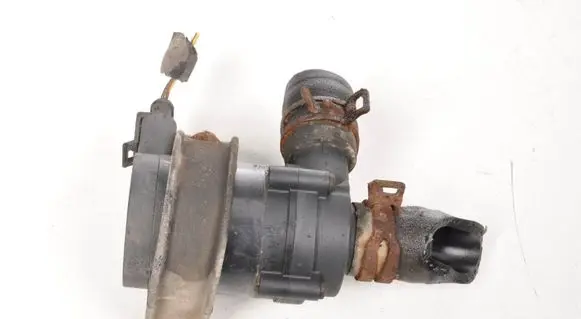 Volvo V50 Water pump 