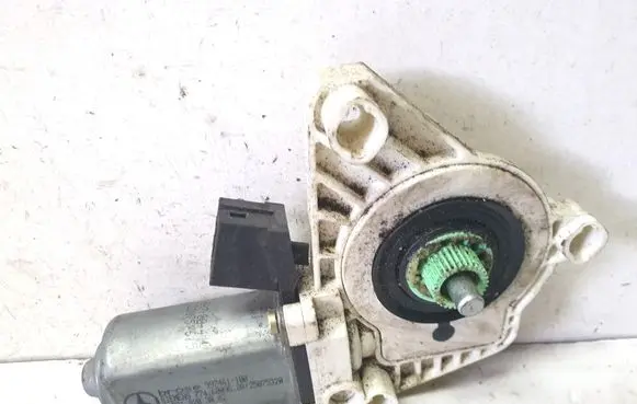 Mercedes-Benz S W221 Rear door window regulator motor A2218203042