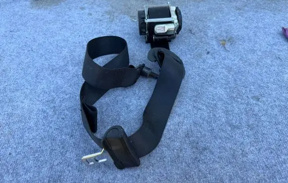Mercedes-Benz Sprinter W907 W910 Front seatbelt A9078600200