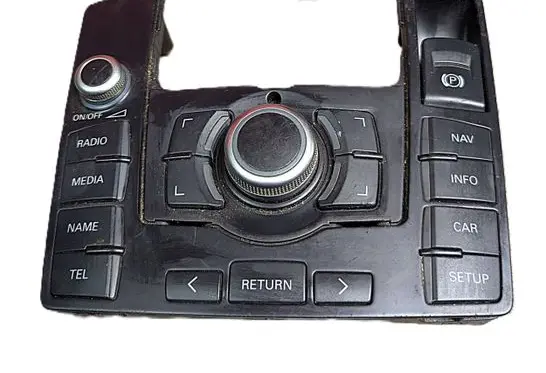 Head unit multimedia control