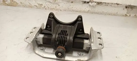 Mercedes-Benz E W214 Gearbox mounting bracket A2142401600
