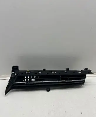 Audi Q4 Sportback e-tron Dash center air vent grill 89B820951A 20220301