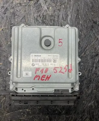 BMW 5 F10 F11 Engine control unit/module 8513161 030143323 1039S46983