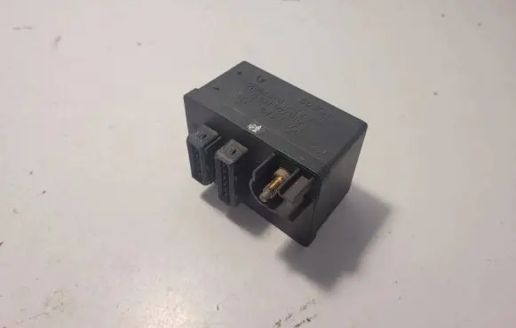 Peugeot 607 Glow plug pre-heat relay 0281003018