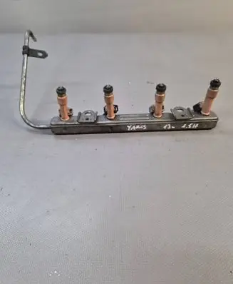 Toyota Yaris Fuel injectors set 2325021091