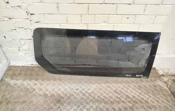 Opel Vivaro Rear side window DOT39AS2M33 43R000464