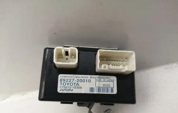 Toyota Avensis T270 Power steering control unit/module 8922720010 17581210350