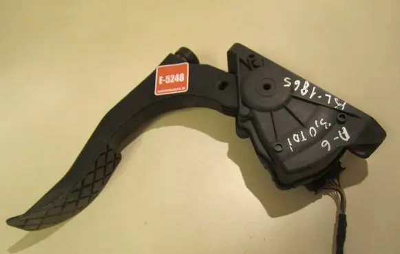 Audi A6 S6 C6 4F Accelerator throttle pedal 4F1723523B