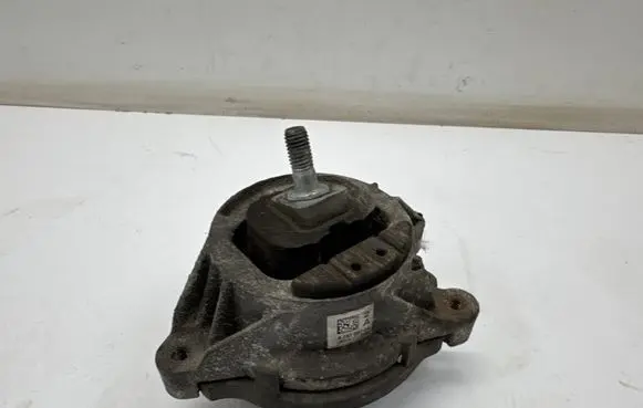 BMW 3 F30 F35 F31 Engine mount bracket 6787657