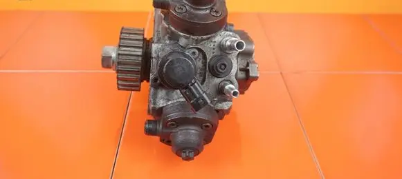 Volkswagen Tiguan Fuel injection high pressure pump 0445010614 18MB4