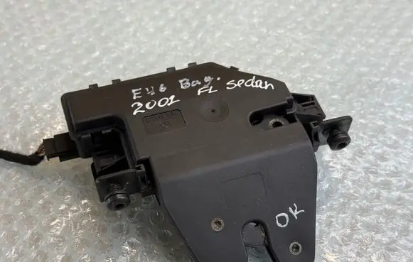BMW 3 E46 Tailgate/trunk/boot lock/catch/latch 8196401