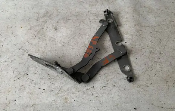 Audi A6 S6 C6 4F Tailgate/trunk/boot hinge 4F5827302