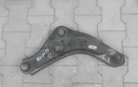 Nissan Qashqai Front lower control arm/wishbone 65566556