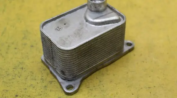 Seat Leon (5F) Engine oil radiator 