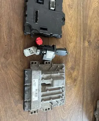 Renault Master III Engine control unit/module 237108788R 237106117R