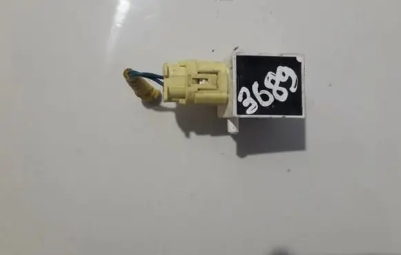 Honda CR-V Airbag deployment crash/impact sensor 5wk43310 77970-sca-g911-m1
