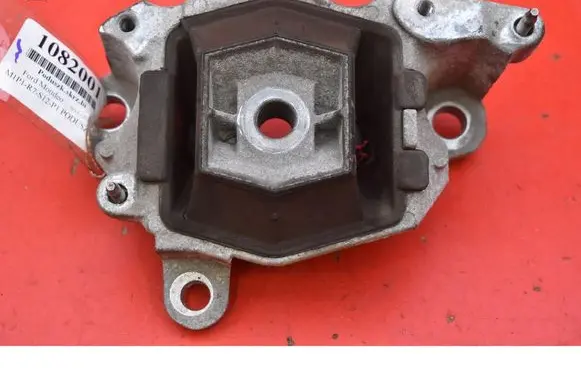 Ford Mondeo MK I Gearbox mounting bracket DG937M121DF