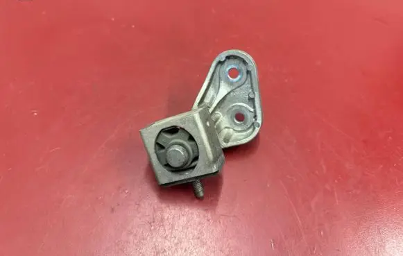 BMW X3 G01 Muffler mount bracket/holder 8683822