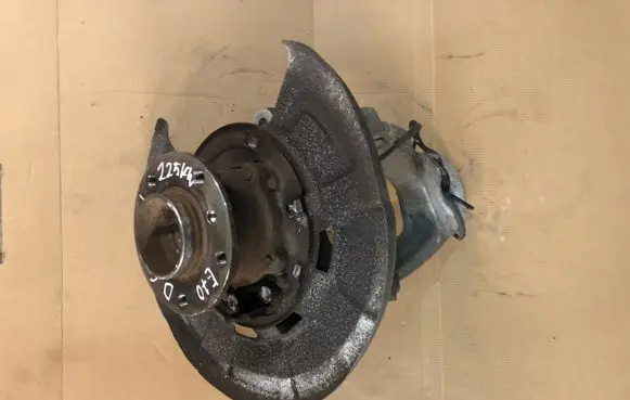 BMW X5 E70 Rear wheel hub 677098409