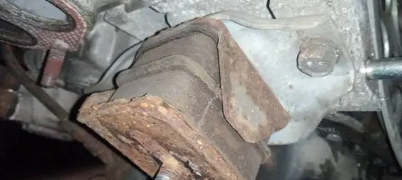 Engine mount bracket