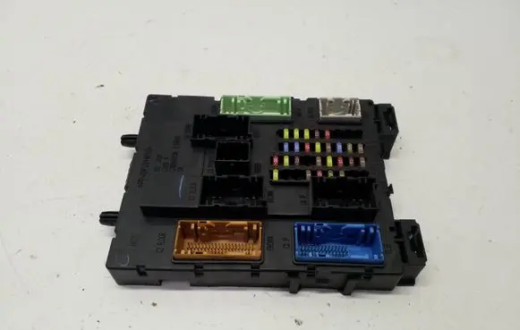 Ford Focus Fuse module BV6N14A073PD