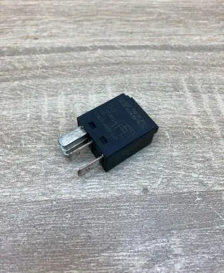 Volkswagen Touran I Other relay 7M0951253C V23074A1001X47