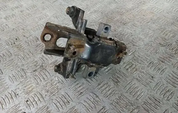 Audi A1 Engine mount bracket 6R0199555 030520112