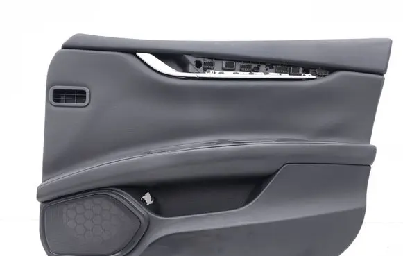 Maserati Ghibli Front door card panel trim 105804409C