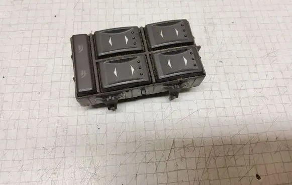 Ford Mondeo Mk III Electric window control switch 1S7T14A132BE