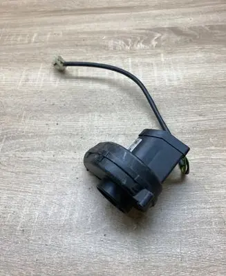 BMW 5 E39 Engine control unit/module fan 1745182 0130002831