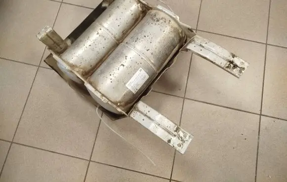 Mercedes-Benz GL X164 Air suspension tank/reservoir a1643200315 a1646190138